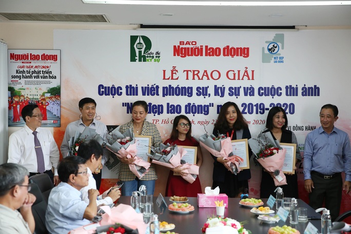 Trao giải cuộc thi phóng sự - ký sự và ảnh Nét đẹp lao động 2020 - Ảnh 1.