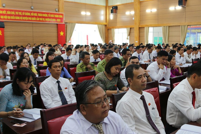Ông Mai Văn Huỳnh tái đắc cử Bí thư Huyện ủy Phú Quốc - Ảnh 6. Ông Mai Văn Huỳnh tái đắc cử Bí thư Huyện ủy Phú Quốc - Ảnh 6.