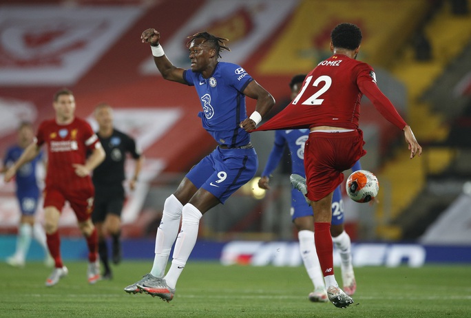 Vùi dập Chelsea, Liverpool tưng bừng nâng cúp vô địch ở Anfield - Ảnh 4. Vùi dập Chelsea, Liverpool tưng bừng nâng cúp vô địch ở Anfield - Ảnh 4.