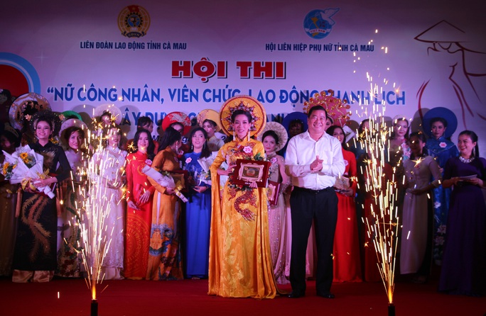 Ngắm nữ công nhân, viên chức thanh lịch xây dựng gia đình hạnh phúc ở Cà Mau - Ảnh 13. Ngắm nữ công nhân, viên chức thanh lịch xây dựng gia đình hạnh phúc ở Cà Mau - Ảnh 13.