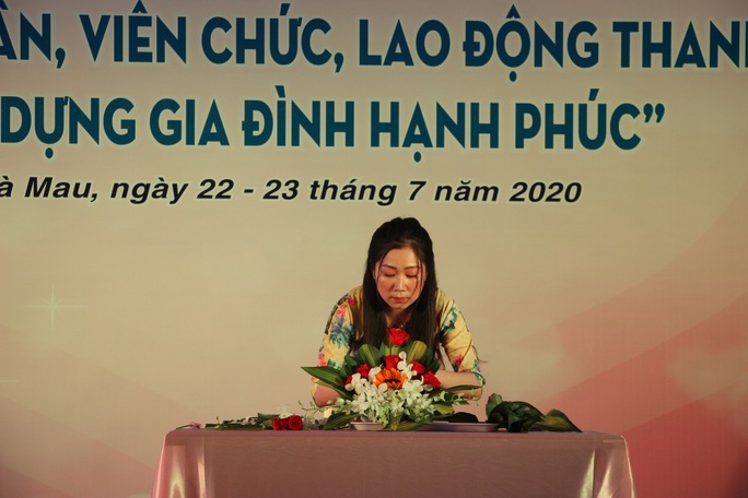 Ngắm nữ công nhân, viên chức thanh lịch xây dựng gia đình hạnh phúc ở Cà Mau - Ảnh 5. Ngắm nữ công nhân, viên chức thanh lịch xây dựng gia đình hạnh phúc ở Cà Mau - Ảnh 5.