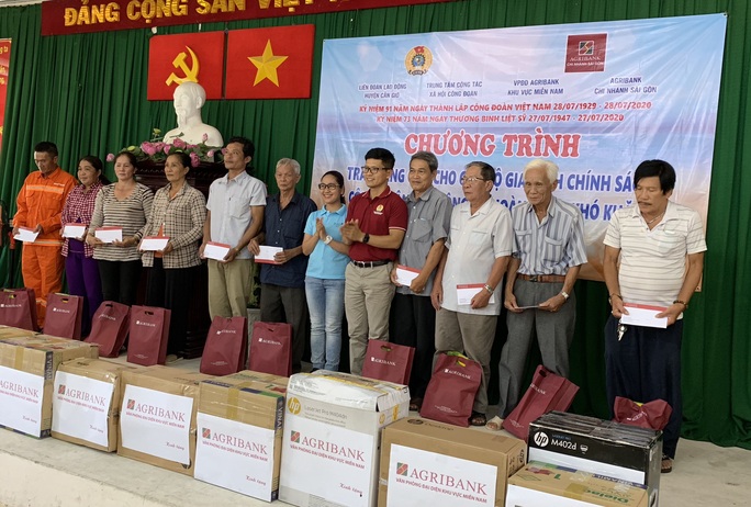 Đoàn viên dọn rác bãi biển Cần Giờ - Ảnh 3. Đoàn viên dọn rác bãi biển Cần Giờ - Ảnh 3.