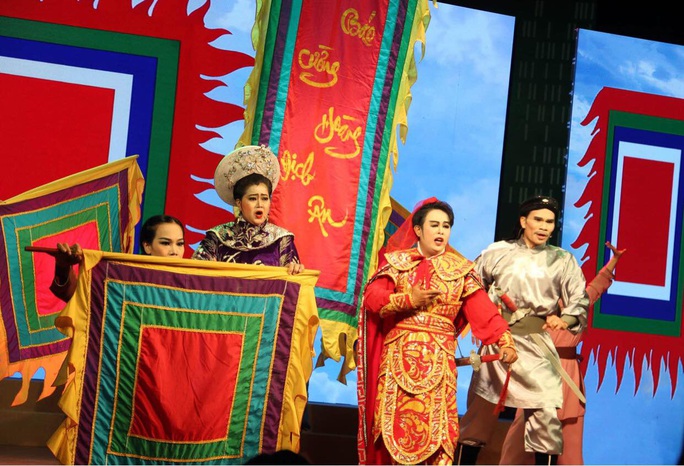 Nhà hát Trần Hữu Trang chiêu dụ khán giả nhí bằng chương trình nghệ thuật miễn phí - Ảnh 1.