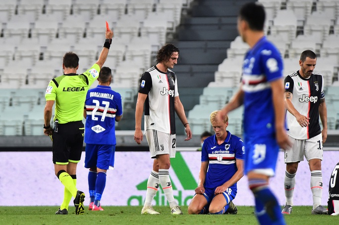 Ronaldo hỏng penalty, Juventus vô địch mùa thứ 9 liên tiếp - Ảnh 4.