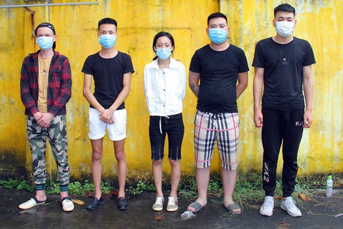 Bắt 2 kẻ từ Nha Trang tới Lào Cai đưa 10 người Trung Quốc nhập cảnh trái phép vào Việt Nam - Ảnh 1.