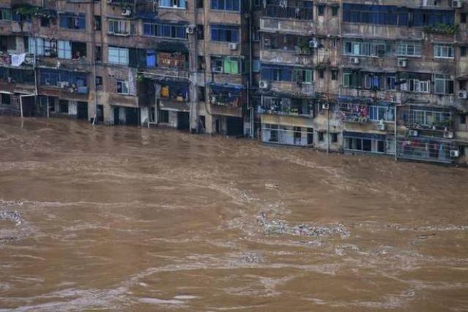 Trung Quốc: Mưa lớn không dứt, lũ lụt dồn dập, người chết gia tăng - Ảnh 1.