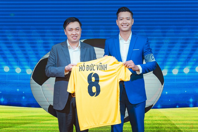 Đội bóng Nghệ sỹ được HLV Hữu Thắng, thủ môn Bùi Tấn Trường ủng hộ - Ảnh 3.