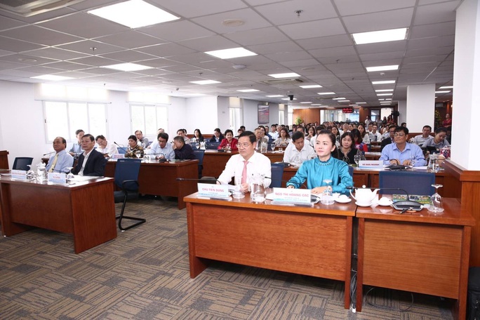 TP HCM tôn vinh doanh nghiệp vượt khó, làm ăn hiệu quả - Ảnh 1. TP HCM tôn vinh doanh nghiệp vượt khó, làm ăn hiệu quả - Ảnh 1.