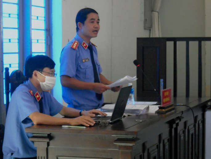 Mở lại phiên tòa xét xử các lãnh đạo TP Phan Thiết vì sai phạm đất đai - Ảnh 2. Mở lại phiên tòa xét xử các lãnh đạo TP Phan Thiết vì sai phạm đất đai - Ảnh 2.