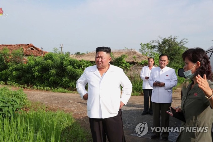 Ông Kim Jong-un mở kho đặc biệt, gửi yêu thương đến người dân - Ảnh 1.