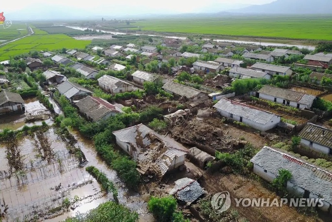 Ông Kim Jong-un mở kho đặc biệt, gửi yêu thương đến người dân - Ảnh 3. Ông Kim Jong-un mở kho đặc biệt, gửi yêu thương đến người dân - Ảnh 3.
