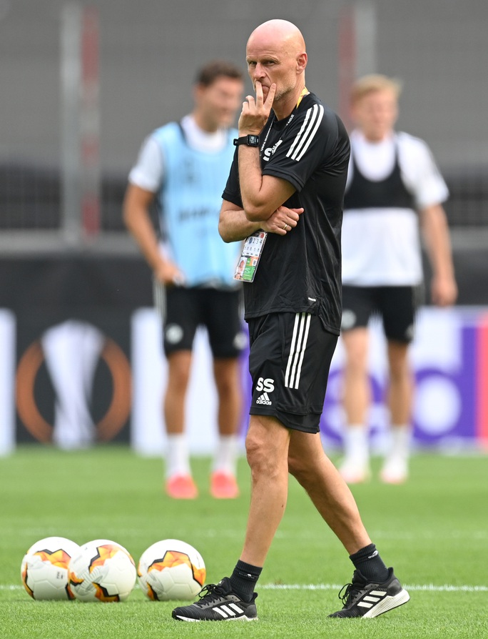 Hùng binh Man United đổ bộ Cologne, quyết chiến Europa League - Ảnh 7. Hùng binh Man United đổ bộ Cologne, quyết chiến Europa League - Ảnh 7.