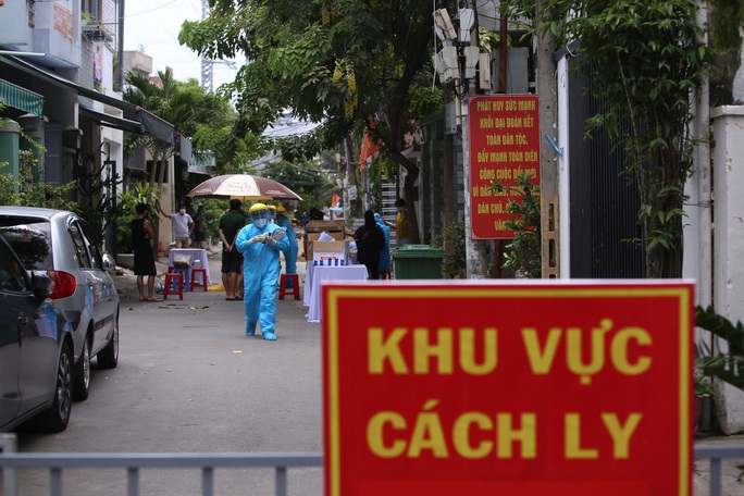 Lịch trình 14 ca Covid-19: Nhiều người có mặt tại Bệnh viện Đà Nẵng cuối tháng 7, có 1 lần xét nghiệm âm tính - Ảnh 1. Lịch trình 14 ca Covid-19: Nhiều người có mặt tại Bệnh viện Đà Nẵng cuối tháng 7, có 1 lần xét nghiệm âm tính - Ảnh 1.