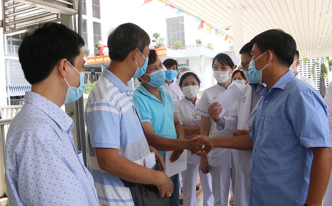CLIP: Y - bác sĩ Bệnh viện Chợ Rẫy với phút chia tay lên đường vào tâm dịch Covid-19 - Ảnh 1. CLIP: Y - bác sĩ Bệnh viện Chợ Rẫy với phút chia tay lên đường vào tâm dịch Covid-19 - Ảnh 1.