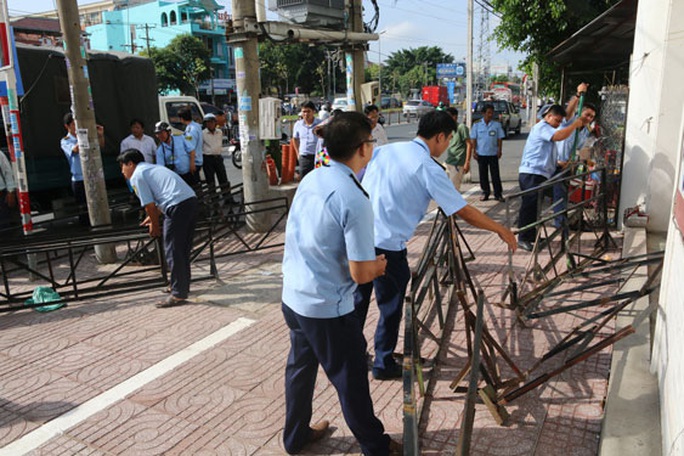 TP HCM cần có đội quản lý trật tự xây dựng đô thị - Ảnh 1. TP HCM cần có đội quản lý trật tự xây dựng đô thị - Ảnh 1.
