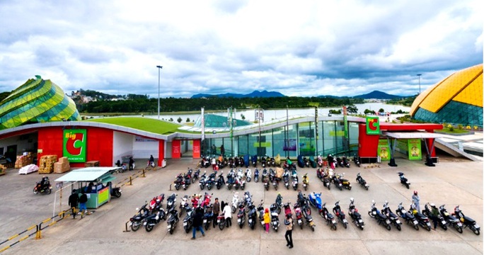 Tai nạn hy hữu: Cụ bà 71 tuổi bị xe đẩy hàng trong thang cuốn siêu thị BigC Đà Lạt tông trúng tử vong - Ảnh 2.