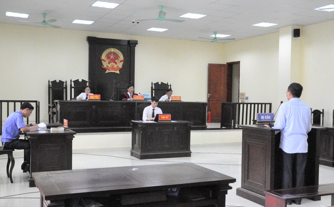 Cựu Trưởng phòng Cục thuế tỉnh Thanh Hóa cưỡng đoạt 100 triệu đồng của nữ doanh nhân - Ảnh 1. Cựu Trưởng phòng Cục thuế tỉnh Thanh Hóa cưỡng đoạt 100 triệu đồng của nữ doanh nhân - Ảnh 1.