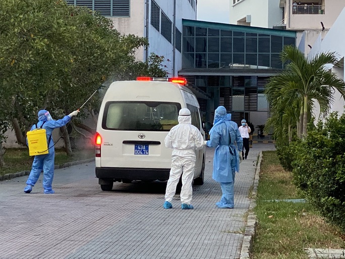Các bệnh nhân 589, 601, 602 đã ghé nhiều quán cà phê, dự tiệc cưới khi đến Huế - Ảnh 1.