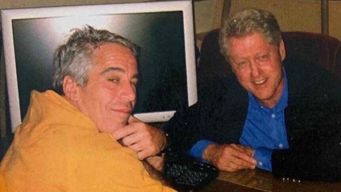 Ông Bill Clinton lần nữa rũ bỏ quan hệ với tỉ phú ấu dâm  - Ảnh 1.