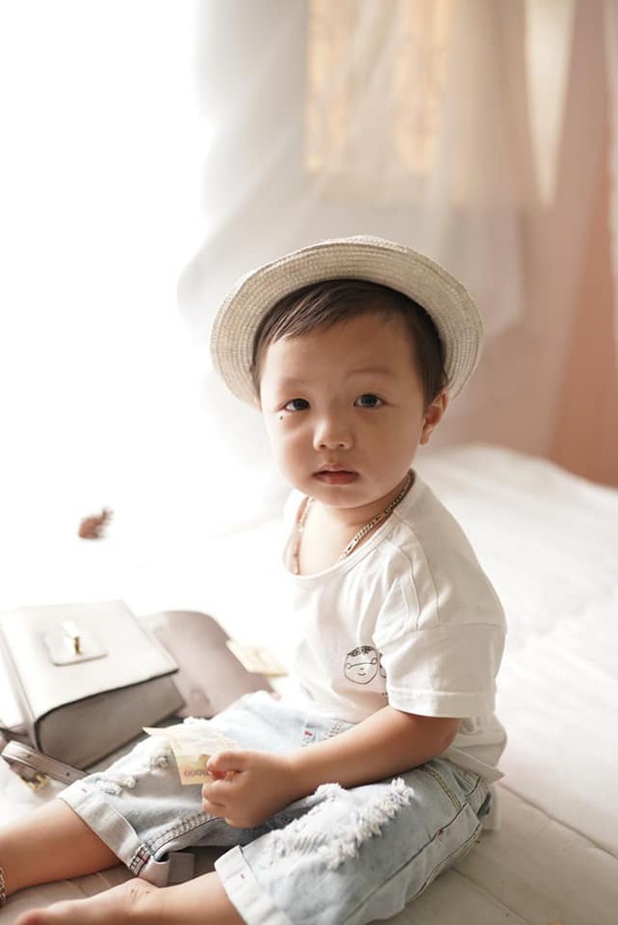 Tìm thấy bé trai hơn 2 tuổi mất tích bí ẩn tại công viên ở Bắc Ninh khi ra chơi cùng bố - Ảnh 2. Tìm thấy bé trai hơn 2 tuổi mất tích bí ẩn tại công viên ở Bắc Ninh khi ra chơi cùng bố - Ảnh 2.