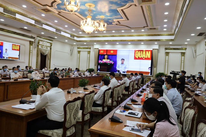 TP HCM tăng tốc giải ngân đầu tư công, thu ngân sách - Ảnh 1. TP HCM tăng tốc giải ngân đầu tư công, thu ngân sách - Ảnh 1.