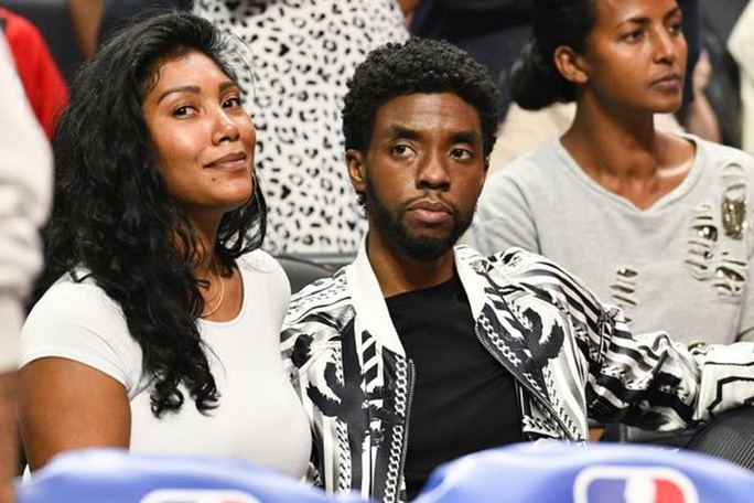Chuyện tình vượt bệnh tật của vợ chồng “báo đen” Chadwick Boseman - Ảnh 4. Chuyện tình vượt bệnh tật của vợ chồng “báo đen” Chadwick Boseman - Ảnh 4.