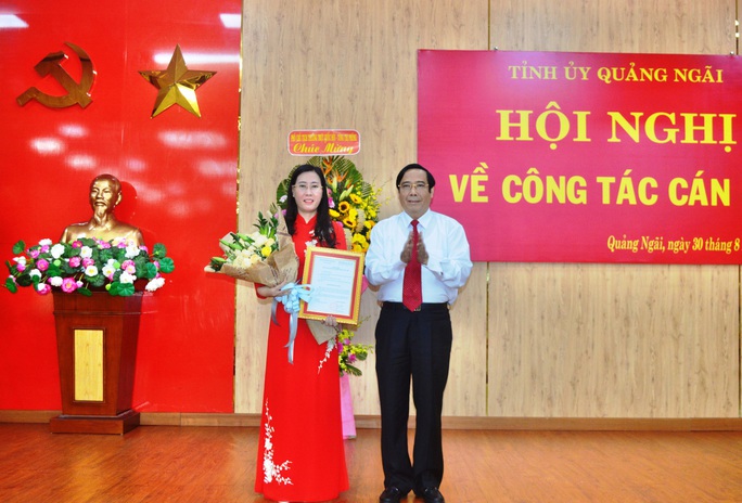 Quảng Ngãi: Công bố và trao các Quyết định của Bộ Chính trị và Ban Bí thư về công tác cán bộ - Ảnh 1. Quảng Ngãi: Công bố và trao các Quyết định của Bộ Chính trị và Ban Bí thư về công tác cán bộ - Ảnh 1.