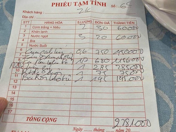 Đội trưởng CLB TP HCM tố chặt chém, quán Thuyền Chài bị ngừng kinh doanh - Ảnh 3. Đội trưởng CLB TP HCM tố chặt chém, quán Thuyền Chài bị ngừng kinh doanh - Ảnh 3.
