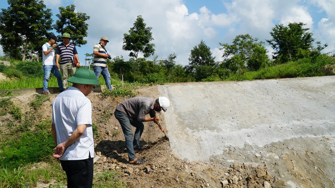 Công an đã kiểm tra thủy lợi 119 tỉ vừa làm xong đã đã hỏng - Ảnh 1. Công an đã kiểm tra thủy lợi 119 tỉ vừa làm xong đã đã hỏng - Ảnh 1.