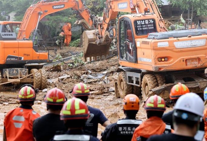 Mưa bão hoành hành tại Trung Quốc, Hàn Quốc, Mỹ - Ảnh 1.