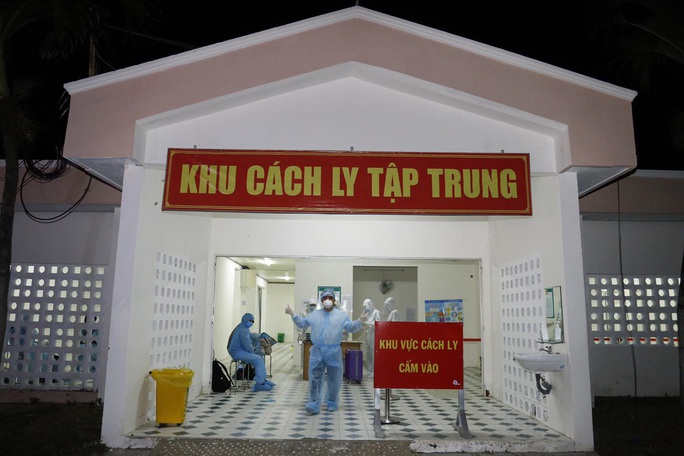 TP HCM: Hai bệnh viện dã chiến tiếp nhận 80 người có triệu chứng hô hấp - Ảnh 1.