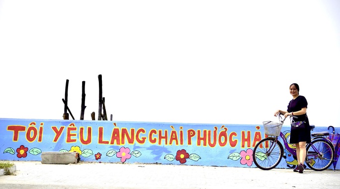 Đẹp ngỡ ngàng trước hàng trăm bức hoạ biến làng chài Phước Hải thay áo mới - Ảnh 3. Đẹp ngỡ ngàng trước hàng trăm bức hoạ biến làng chài Phước Hải thay áo mới - Ảnh 3.