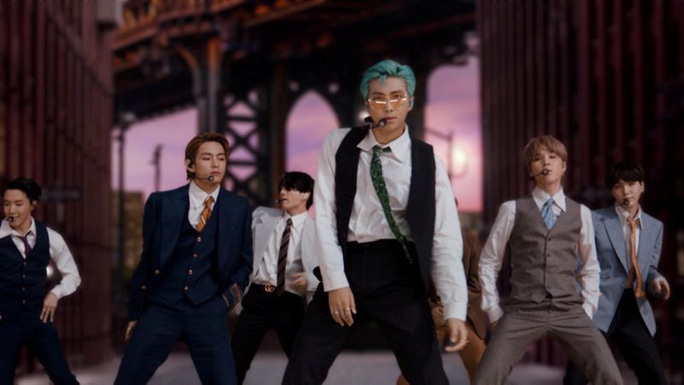 Nhóm nhạc mỹ nam BTS chạm vị trí số 1 trên bảng xếp hạng Billboard Hot 100 - Ảnh 1.