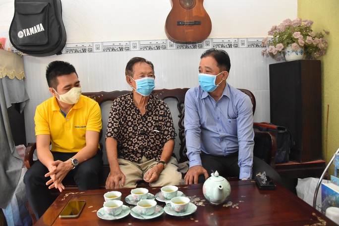 Mai Vàng nhân ái đến thăm nhạc sĩ Phan Thao và nhạc sĩ Kỳ Anh - Ảnh 2.