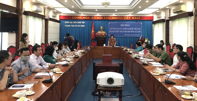 Lý do không nên giao trung tâm dịch vụ việc làm đưa người đi nước ngoài làm việc - Ảnh 1. Lý do không nên giao trung tâm dịch vụ việc làm đưa người đi nước ngoài làm việc - Ảnh 1.