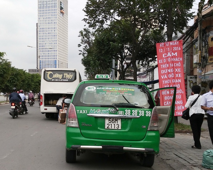 Bộ Công an đề xuất không dừng xe quá 5 phút - Ảnh 1. Bộ Công an đề xuất không dừng xe quá 5 phút - Ảnh 1.