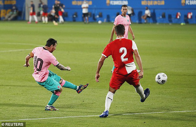 Messi lập siêu phẩm ngày tái xuất, Barcelona thắng tưng bừng Girona - Ảnh 5.