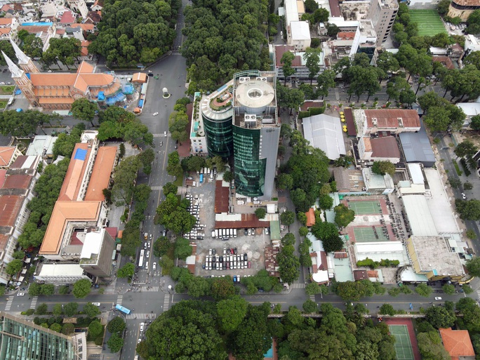 Ngày thứ 3 bà chủ Hoa Tháng Năm hầu tòa, bên trong khu đất ngàn tỉ 8-12 Lê Duẩn có gì? - Ảnh 1.