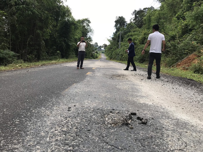 Yêu cầu khắc phục đường chiến lược trăm tỉ gần hết bảo hành thì hỏng - Ảnh 4. Yêu cầu khắc phục đường chiến lược trăm tỉ gần hết bảo hành thì hỏng - Ảnh 4.