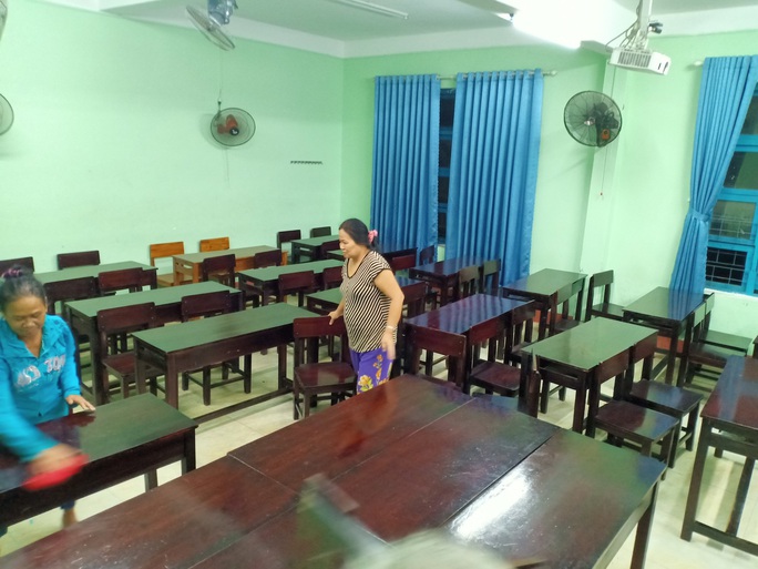 Đà Nẵng: Trắng đêm di tản hàng ngàn người dân tránh bão số 5