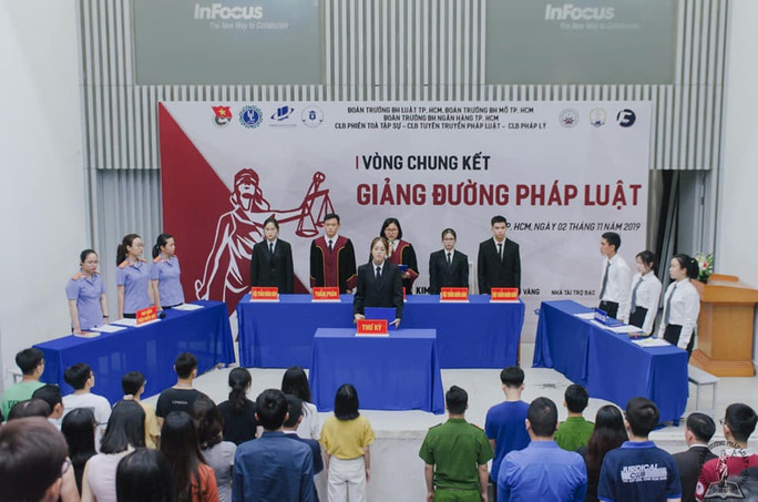 Ngành Luật Kinh tế: Tấm khiên pháp lý trên thương trường - Ảnh 1. Ngành Luật Kinh tế: Tấm khiên pháp lý trên thương trường - Ảnh 1.