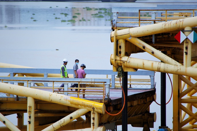 Da Nang: People are eager to see the 55-year-old bridge pick up the rhythm of ships and boats - Photo 8.