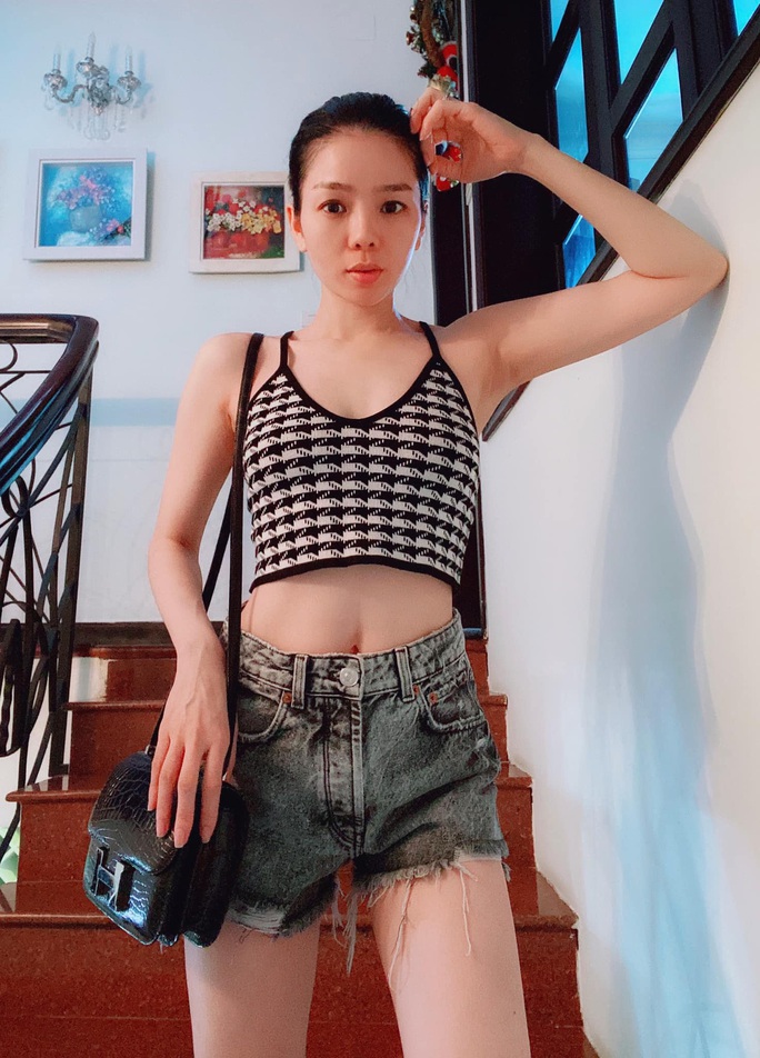 Sau tin đồn li hôn, Lệ Quyên ngày càng khác lạ - Ảnh 2.