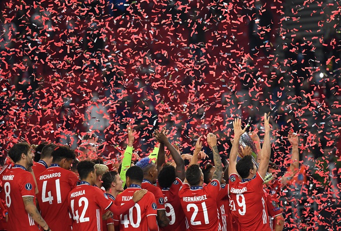 Ngược dòng đẳng cấp, Bayern Munich đăng quang Siêu cúp châu Âu - Ảnh 9.