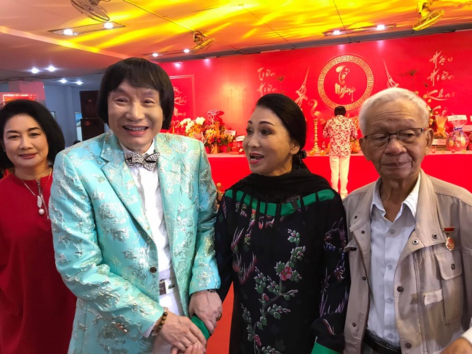 Đông đảo nghệ sĩ xem triển lãm ảnh của NSND Minh Vương - Ảnh 5. Đông đảo nghệ sĩ xem triển lãm ảnh của NSND Minh Vương - Ảnh 5.