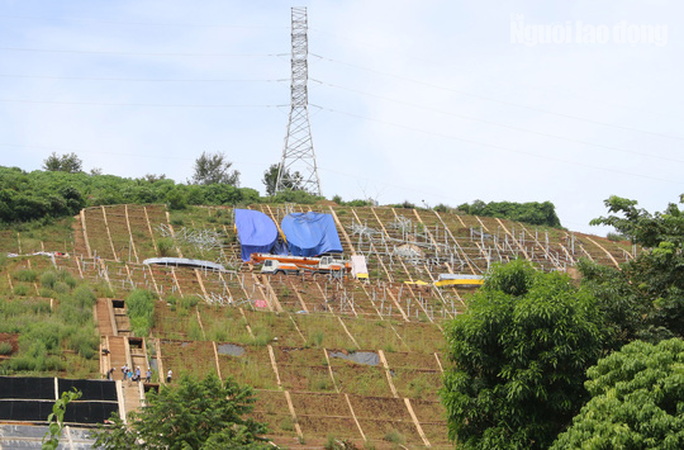 Clip, images of the installation project of 11 slogans worth more than 10 billion VND in Hoa Binh - Photo 3.