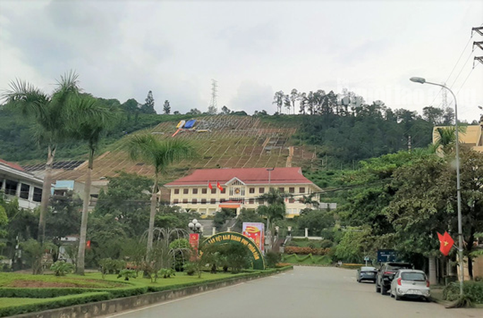 Clip, images of the 11 slogan installation project, which cost more than 10 billion VND in Hoa Binh - Photo 2.