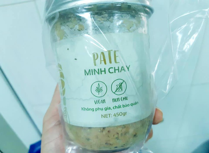 3 người ở Quảng Nam đi cấp cứu sau khi ăn pate Minh Chay - Ảnh 1.