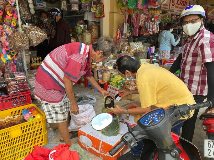 Thực phẩm chay giả mặn không nhãn mác bán đầy chợ - Ảnh 4.