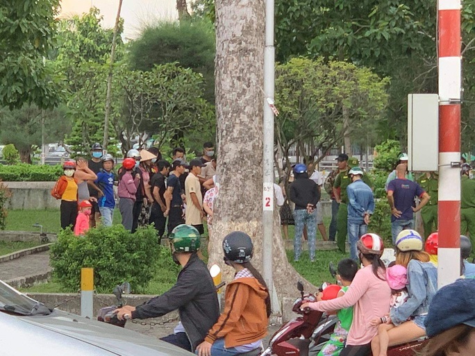 Biên Hòa: Nam thanh niên bị chém chết ở công viên Tam Hiệp - Ảnh 1. Biên Hòa: Nam thanh niên bị chém chết ở công viên Tam Hiệp - Ảnh 1.